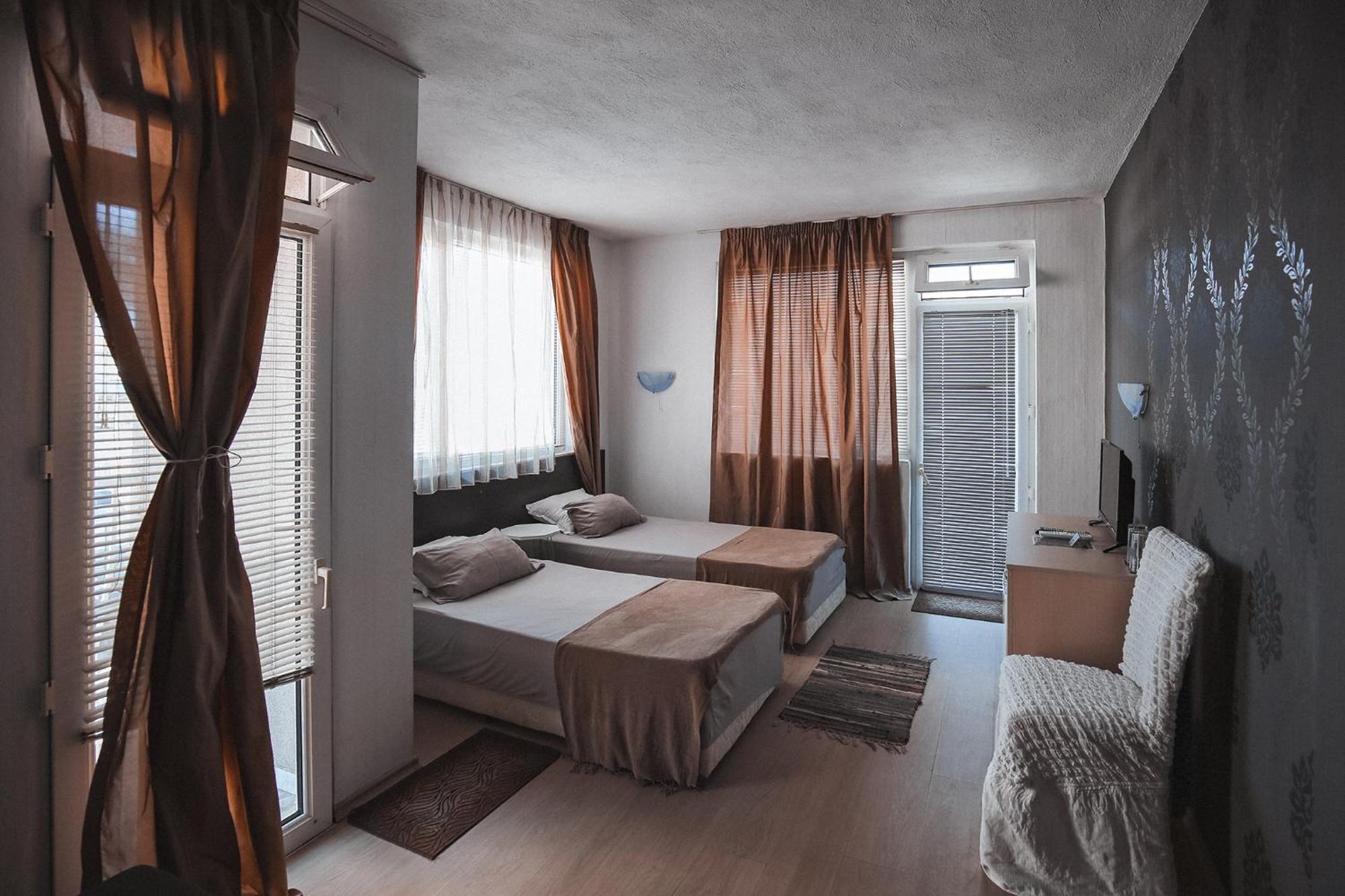 Guest House Taligarov Pomorie Luaran gambar